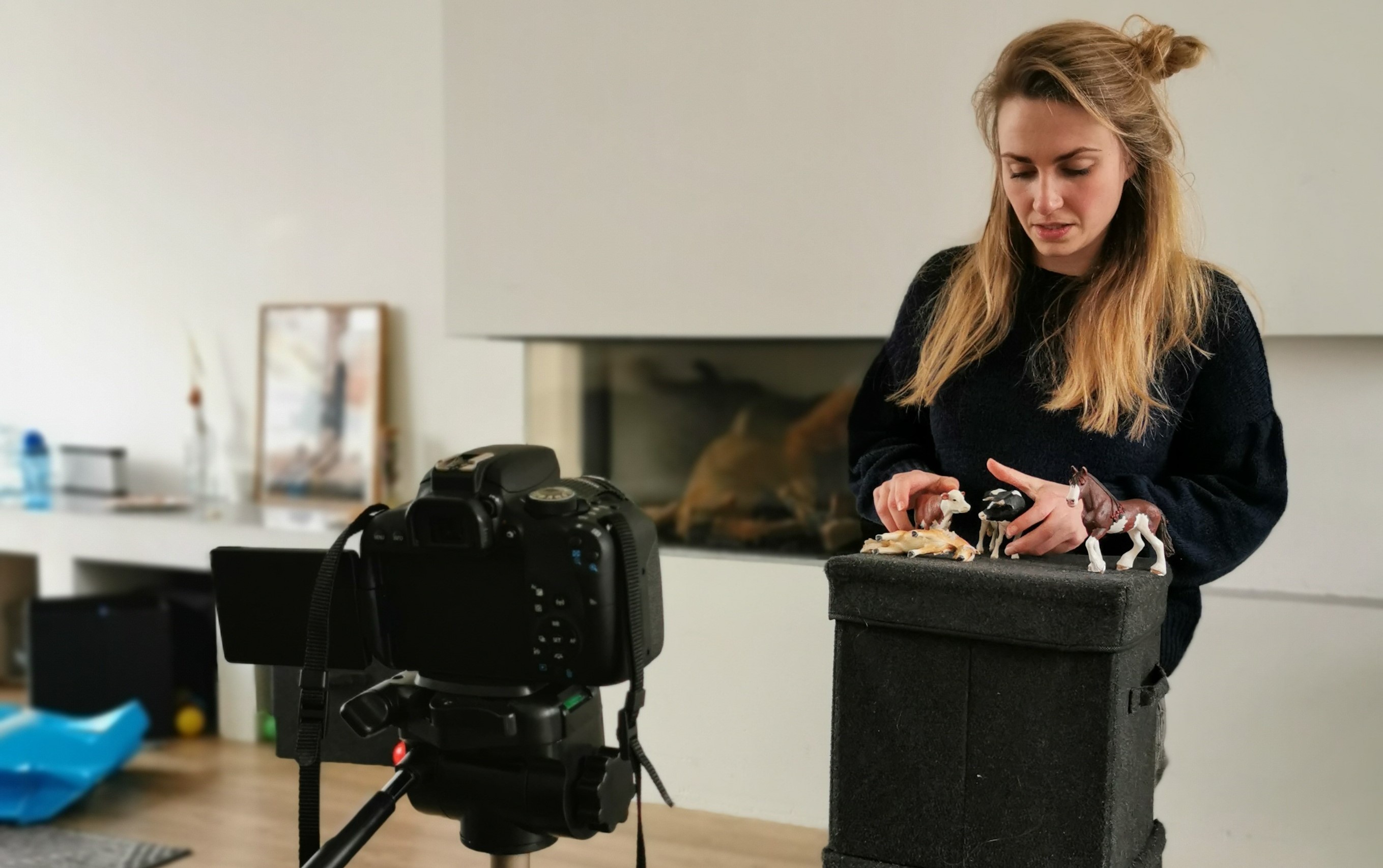 Juf Nina zet lessen voort in dagelijkse filmpjes