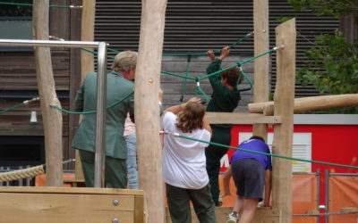 Burgemeester opent schoolplein van de Pionier